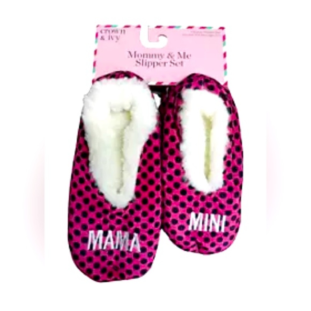 NWT Mommy & Me PolkaDot Slipper Set - Mama and Mini
